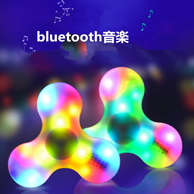 光る！Bluetooth音楽！ハンドスピナー！ スマホ/家電/カメラのオーディオ機器(スピーカー)の商品写真