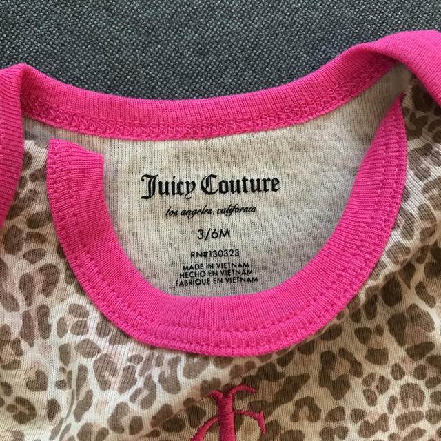 Juicy Couture(ジューシークチュール)のyuyuyu様専用新品ジューシークチュールロンパース3-6month キッズ/ベビー/マタニティのベビー服(~85cm)(ロンパース)の商品写真
