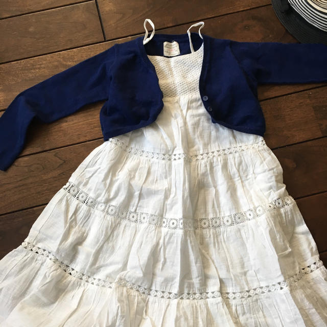 ZARA(ザラ)の☆ZARA 白ワンピース128cm(7、8才) キッズ/ベビー/マタニティのキッズ服女の子用(90cm~)(ワンピース)の商品写真