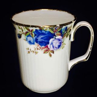 ロイヤルコペンハーゲン(ROYAL COPENHAGEN)の1987ロイヤルアルバート・ROYAL ALBERT マグカップ(グラス/カップ)