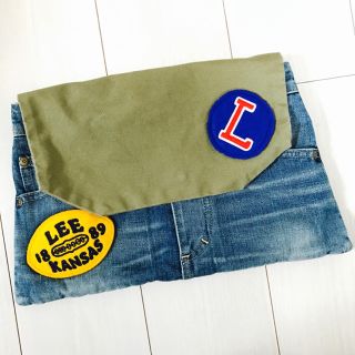 リー(Lee)のLEE リー♡ワッペン付 5Pデニム リメイク クラッチバッグ(クラッチバッグ)