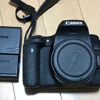 キヤノン(Canon)のCanon EOS8000Dボディ(デジタル一眼)