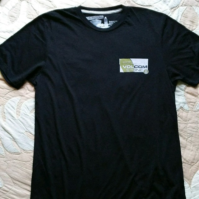 volcom(ボルコム)のVOLCOM Tシャツ Mサイズ 黒 メンズのトップス(Tシャツ/カットソー(半袖/袖なし))の商品写真