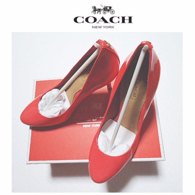 COACH(コーチ)の★新品正規品★COACHコーチ/パンプス・パテント★ レディースの靴/シューズ(ハイヒール/パンプス)の商品写真