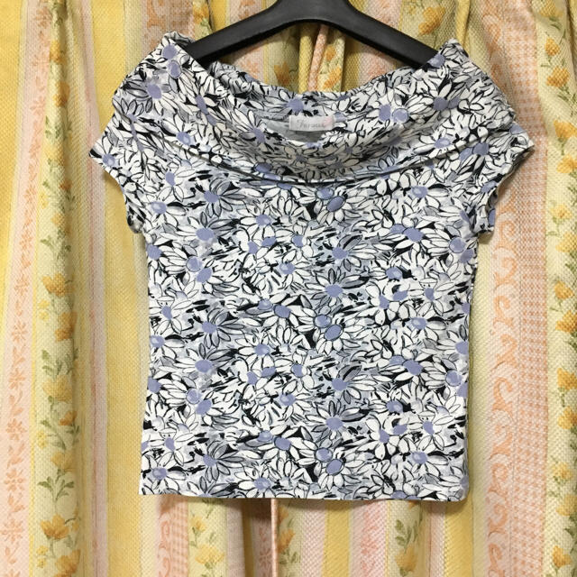 Feroux(フェルゥ)の＊minaminami様専用＊花柄オフショルニット レディースのトップス(ニット/セーター)の商品写真