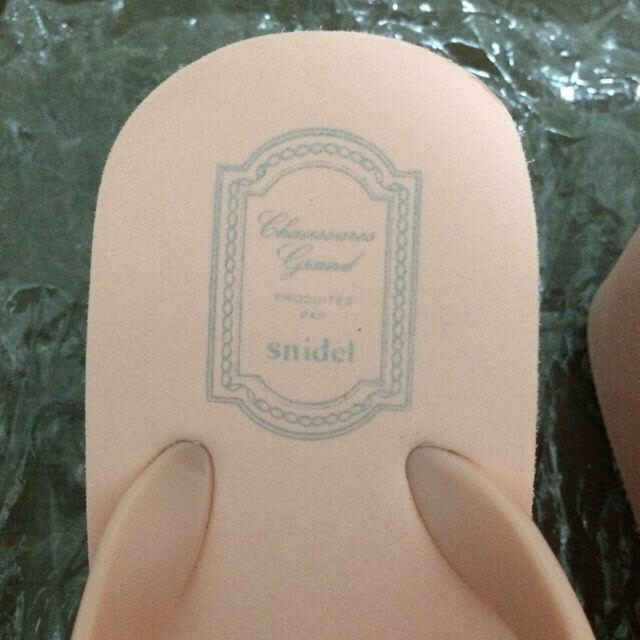 SNIDEL(スナイデル)のリボンビーチサンダル レディースの靴/シューズ(サンダル)の商品写真