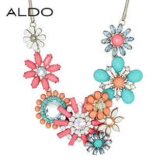 アルド(ALDO)のALDO フラワービジューネックレス(ネックレス)