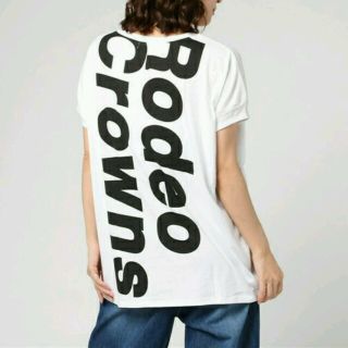 ロデオクラウンズ(RODEO CROWNS)の今期新品*RODEO CROWNS*バックビッグロゴ Vネック Tシャツ(Tシャツ(半袖/袖なし))