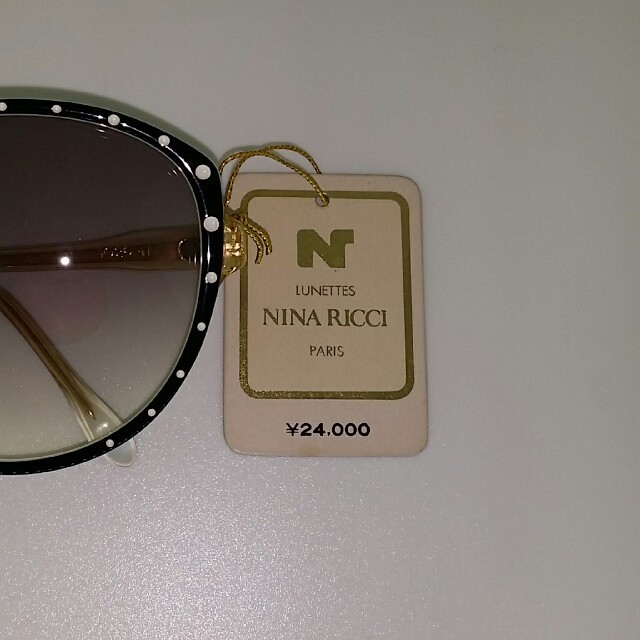 NINA RICCI(ニナリッチ)の送料込み ニナリッチ NINA RICCI サングラス 新品未使用 レディースのファッション小物(サングラス/メガネ)の商品写真