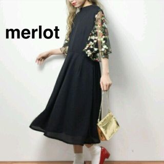 メルロー(merlot)の再入荷！メルロープリュス 花刺繍チュール袖ワンピース ブラック(ロングワンピース/マキシワンピース)