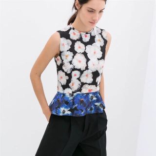 ザラ(ZARA)のzara 花柄トップス(カットソー(半袖/袖なし))