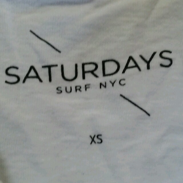 SATURDAYS SURF NYC(サタデーズサーフニューヨークシティー)のサタデーズTシャツ美品XS メンズのトップス(Tシャツ/カットソー(半袖/袖なし))の商品写真