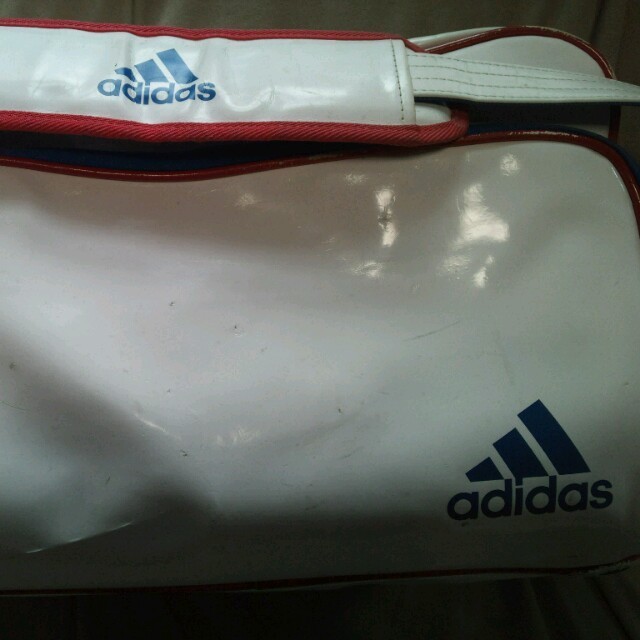 adidas(アディダス)のスポーツバック              レディースのバッグ(ショルダーバッグ)の商品写真