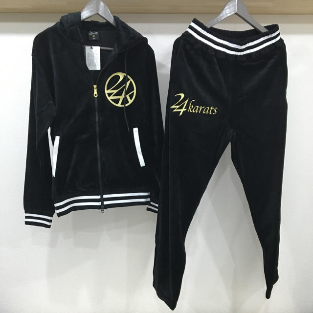見事な 24karats - 24karats ベロアセットアップ セット/コーデ 見事な 24karats - 24karats ベロアセットアップ セット/コーデ