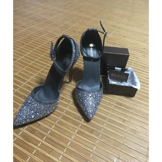 グッチ(Gucci)のパンプスとGUCCIのピアスのセット(ピアス)