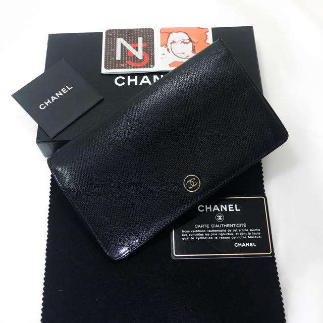 CHANEL(シャネル)の3kids さま専用♡  CHANEL ココボタン 長財布 レディースのファッション小物(財布)の商品写真