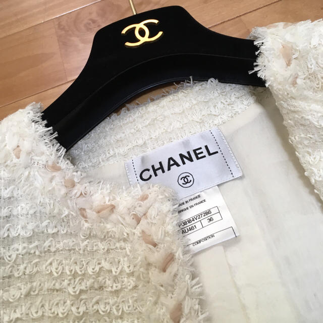 CHANEL(シャネル)のCHANEL スーツ レディースのフォーマル/ドレス(スーツ)の商品写真