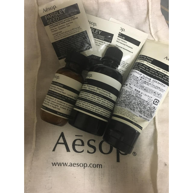 Aesop(イソップ)のAesop セット 巾着、サンプル付き コスメ/美容のスキンケア/基礎化粧品(クレンジング/メイク落とし)の商品写真