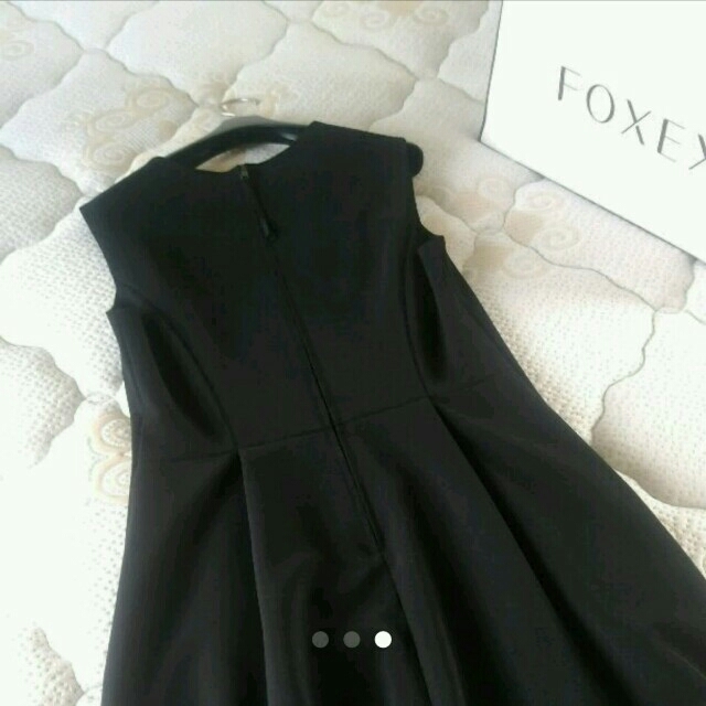 FOXEY(フォクシー)のナミさまご予約済み♡美品フォクシーワンピース レディースのワンピース(ひざ丈ワンピース)の商品写真