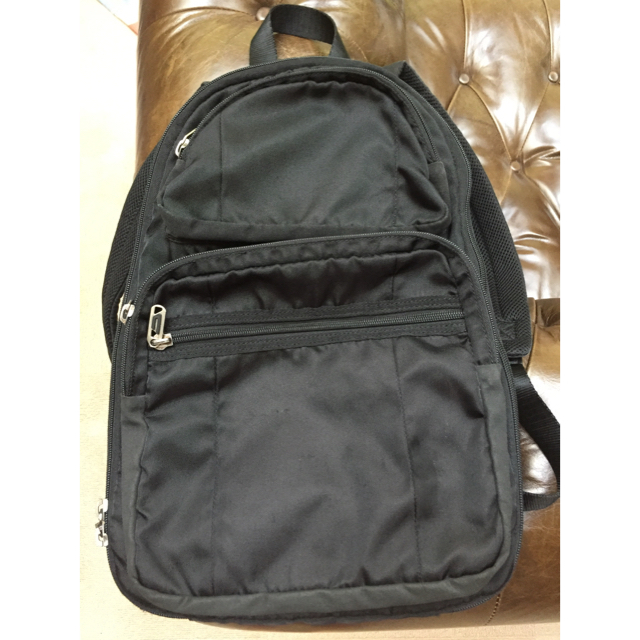 DIESEL(ディーゼル)のDIESEL　ディーゼル　バックパック　黒 メンズのバッグ(バッグパック/リュック)の商品写真