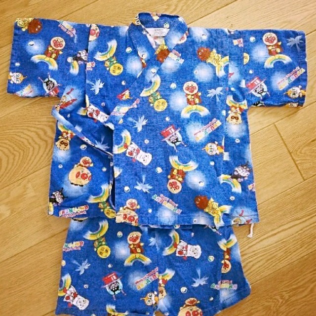 アンパンマン甚平 キッズ/ベビー/マタニティのキッズ服男の子用(90cm~)(甚平/浴衣)の商品写真