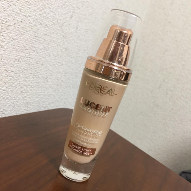 L'Oreal Paris(ロレアルパリ)のロレアル ルーセントマジック リキッドファンデーション コスメ/美容のベースメイク/化粧品(ファンデーション)の商品写真