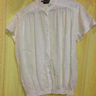 08白シャツ(シャツ/ブラウス(半袖/袖なし))