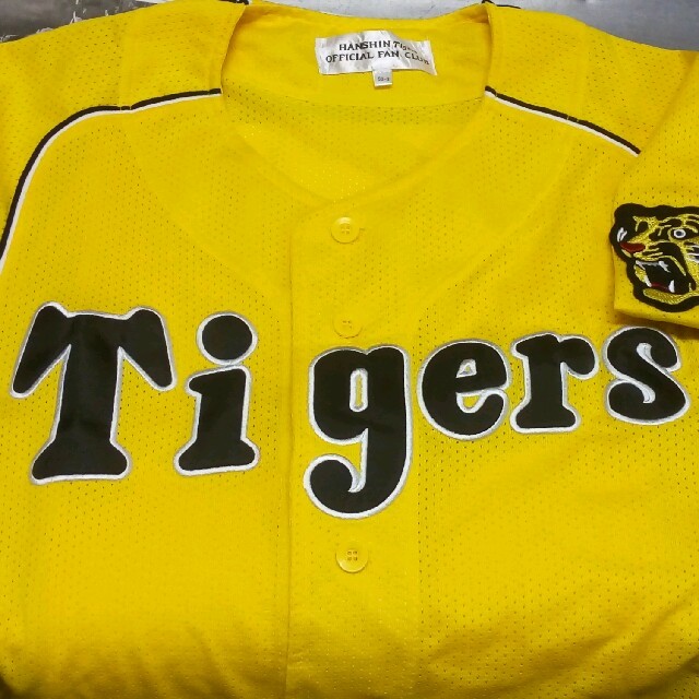 阪神タイガース ユニフォーム S スポーツ/アウトドアの野球(応援グッズ)の商品写真