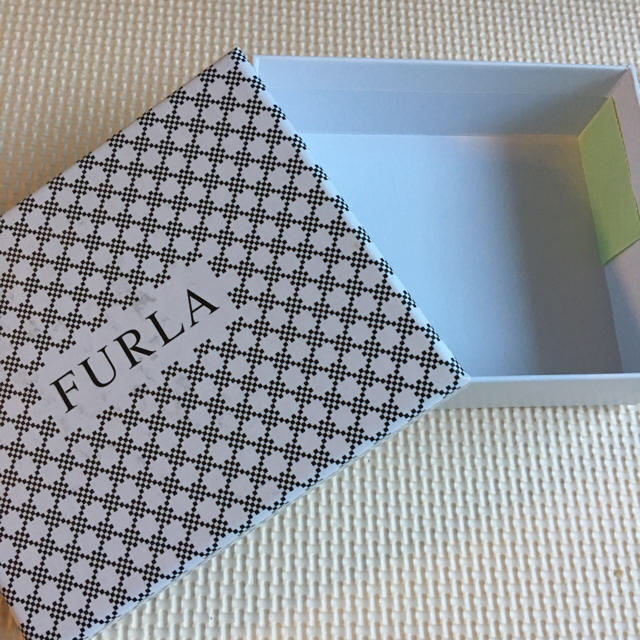 Furla(フルラ)のフルラ  財布 カードケース 空箱 巾着 ショッパー付けます！ レディースのバッグ(ショップ袋)の商品写真