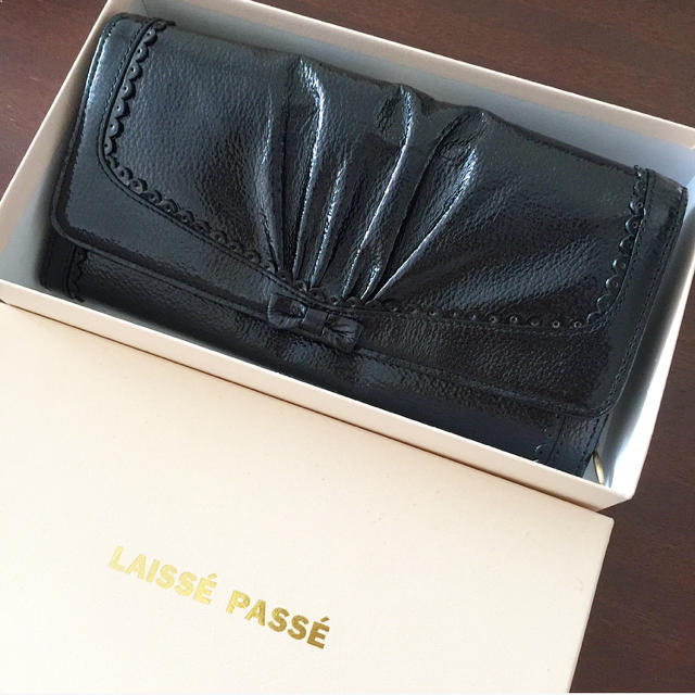 LAISSE PASSE(レッセパッセ)の【新品】 送料込 ☆ レッセパッセ ブラック リボン 長財布 メンズのファッション小物(長財布)の商品写真