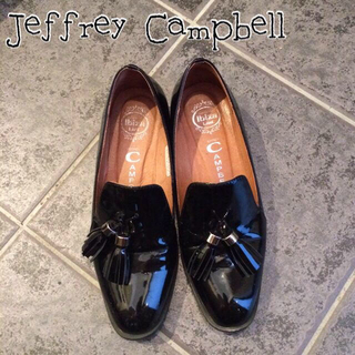 ジェフリーキャンベル(JEFFREY CAMPBELL)のジェフリー  タッセルローファー(ローファー/革靴)