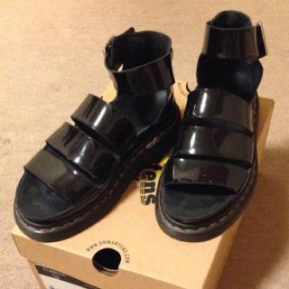 ドクターマーチン(Dr.Martens)のドクターマーチン レディースエナメルサンダル(サンダル)