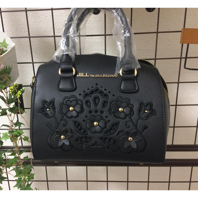 JILL by JILLSTUART(ジルバイジルスチュアート)のジルバイ フラワー刺繍ショルダーバッグ レディースのバッグ(ショルダーバッグ)の商品写真