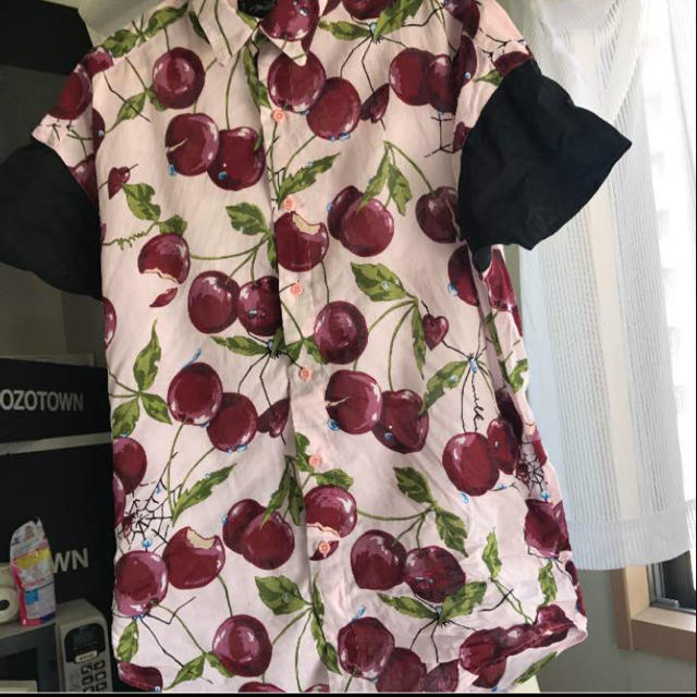 MILKBOY(ミルクボーイ)のMILKBOYのタランチェリーシャツ レディースのトップス(Tシャツ(半袖/袖なし))の商品写真