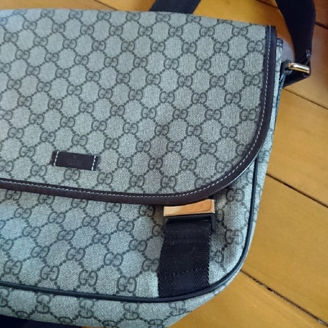 Gucci(グッチ)のGUCCIショルダーバック  メッセンジャー レディースのバッグ(メッセンジャーバッグ)の商品写真