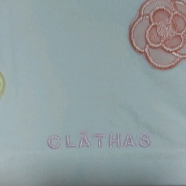 CLATHAS(クレイサス)の必見！クレイサスお花柄白Tシャツ！ レディースのトップス(Tシャツ(半袖/袖なし))の商品写真