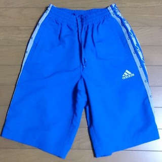 アディダス(adidas)の子供用アディダスハーフパンツ(ハーフパンツ)