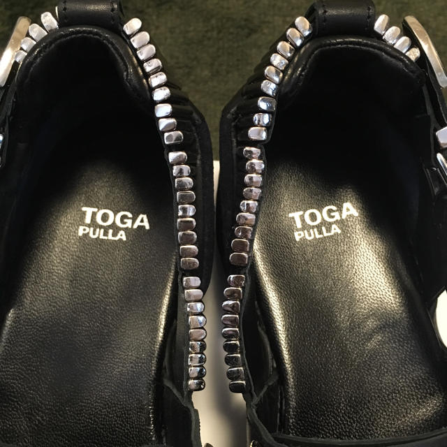 TOGA(トーガ)のトーガプルラ メタルサンダル 新品未使用 レディースの靴/シューズ(サンダル)の商品写真