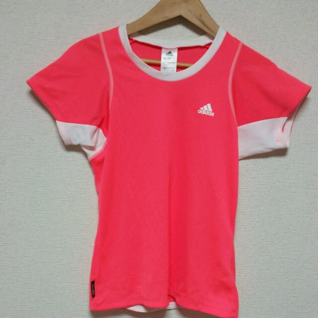 adidas(アディダス)のadidas❕コーラルピンク🎵ゲームTシャツ👚 スポーツ/アウトドアのテニス(ウェア)の商品写真