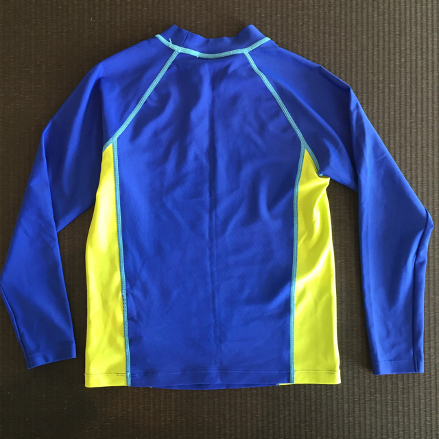 NIKE(ナイキ)のナイキ ラッシュガード 130 キッズ/ベビー/マタニティのキッズ服男の子用(90cm~)(水着)の商品写真