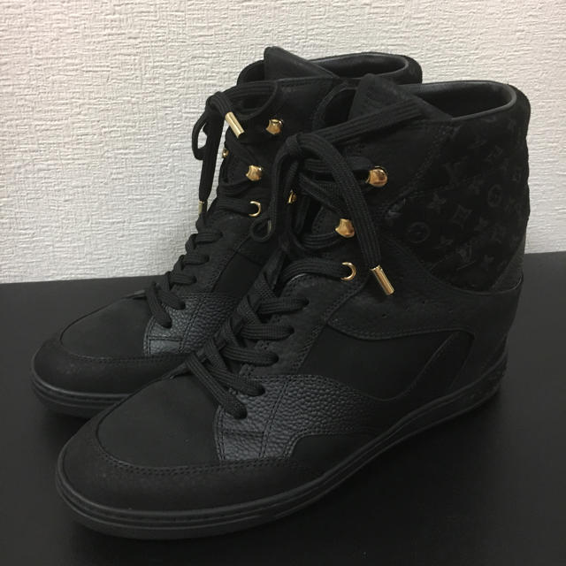 LOUIS VUITTON(ルイヴィトン)のヴィトン スニーカー 美品 モノグラム ハイカット 黒 37 1/2 インソール レディースの靴/シューズ(スニーカー)の商品写真