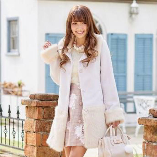 LIZLISA ファーカラーコート White