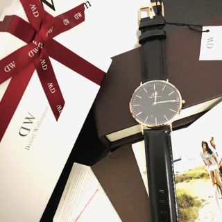 ダニエルウェリントン(Daniel Wellington)の【ブラック】 ダニエルウェリントン ゴールドフレーム 36㎜(腕時計)