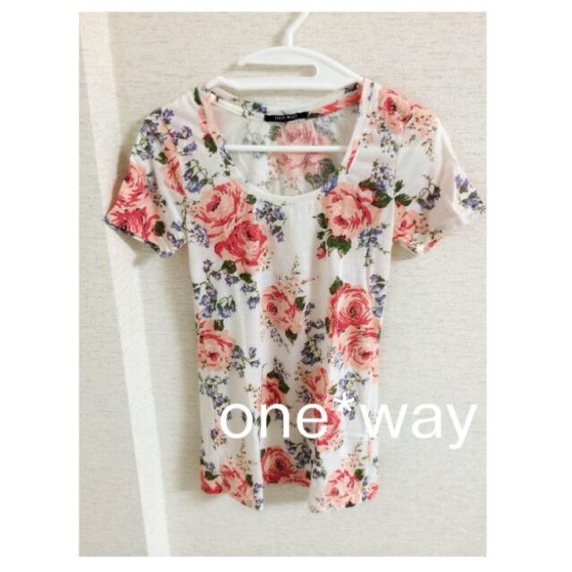 one*way(ワンウェイ)のone*way 花柄Tシャツ レディースのトップス(Tシャツ(半袖/袖なし))の商品写真