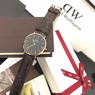 ダニエルウェリントン(Daniel Wellington)の☆即発送☆ ダニエルウェリントン クロコ型押し ダークブラウン ゴールド 40㎜(腕時計(アナログ))