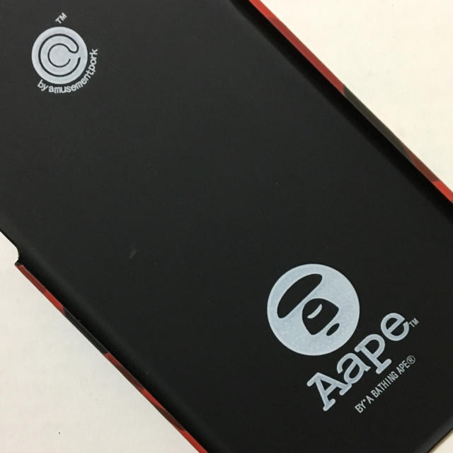 A BATHING APE(アベイシングエイプ)の《新品》iPhone7用 アベイシングエイプ 迷彩柄 赤 スマホ/家電/カメラのスマホアクセサリー(iPhoneケース)の商品写真