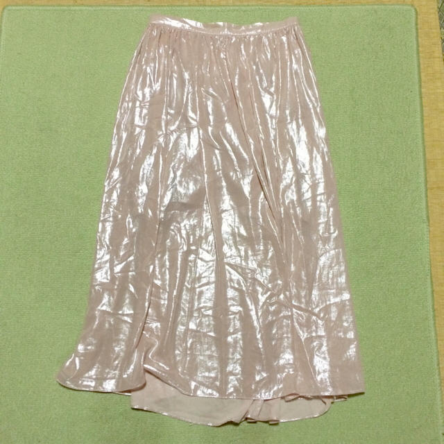 FOREVER 21(フォーエバートゥエンティーワン)の♡Forever21サテンロングスカート レディースのスカート(ロングスカート)の商品写真