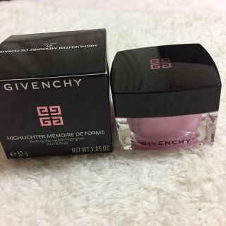 ジバンシィ(GIVENCHY)の【MaMi様】GIVENCHY ジバンシイ メモリー フォルム ハイライター (フェイスカラー)