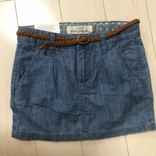 エイチアンドエム(H&M)の新品未使用♡今年購入 薄手デニム色スカート ベルト付(スカート)