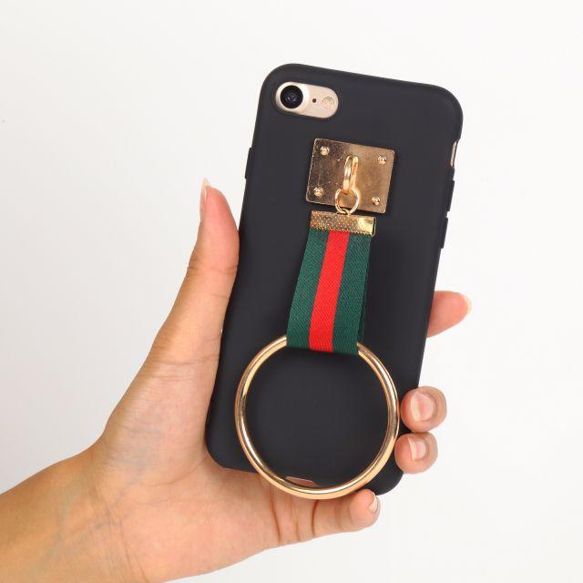 グリーン×レッド&大きめリング ブラック スマホケース iPhone7ケース ハンドメイドのスマホケース/アクセサリー(スマホケース)の商品写真